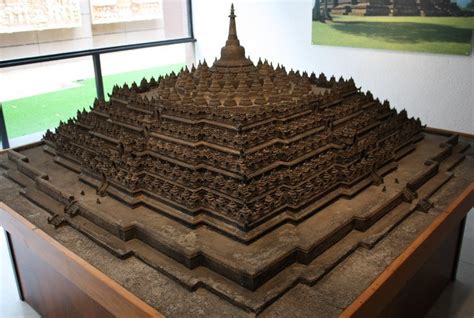  La construcción del Templo de Borobudur: Una fusión arquitectónica entre el budismo y la influencia islámica emergente